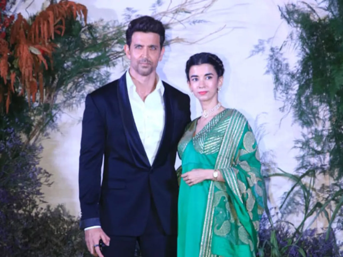 Hrithik Roshan, Saba Azad की नई शुरुआत, ₹100 Cr के आलीशान घर में रहेंगे साथ | New | Mumbai | Actor