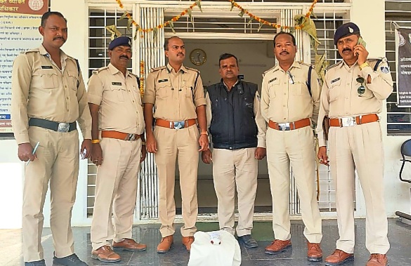 NARMADAPURAM:पुलिस ने आरोपी के कब्जे से करीब 2 किलो 300 ग्राम गांजा किया जप्त