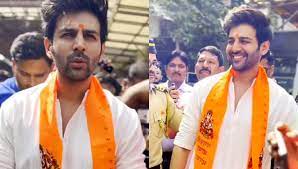 Kartik Aryan Birthday Celebrate: सिद्धिविनायक मंदिर पहुंचे कार्तिक लिया आशीर्वाद, Click कराई फोटो