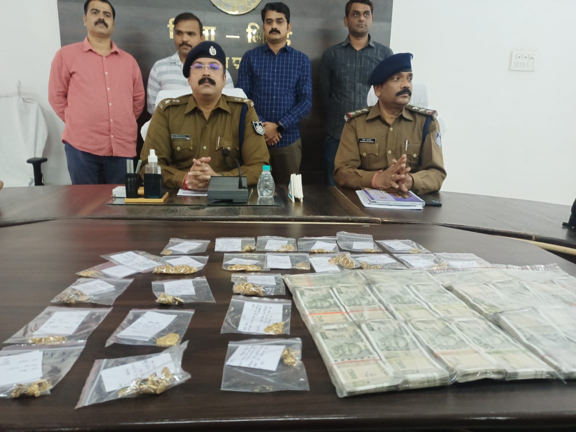 BHIND: पुलिस द्वारा थाना गोहद मे हत्या सहित डकैती डालने वाले 25 हजार के ईनामी मुख्य आरोपी को पुलिस ने किया गिरफ्तार