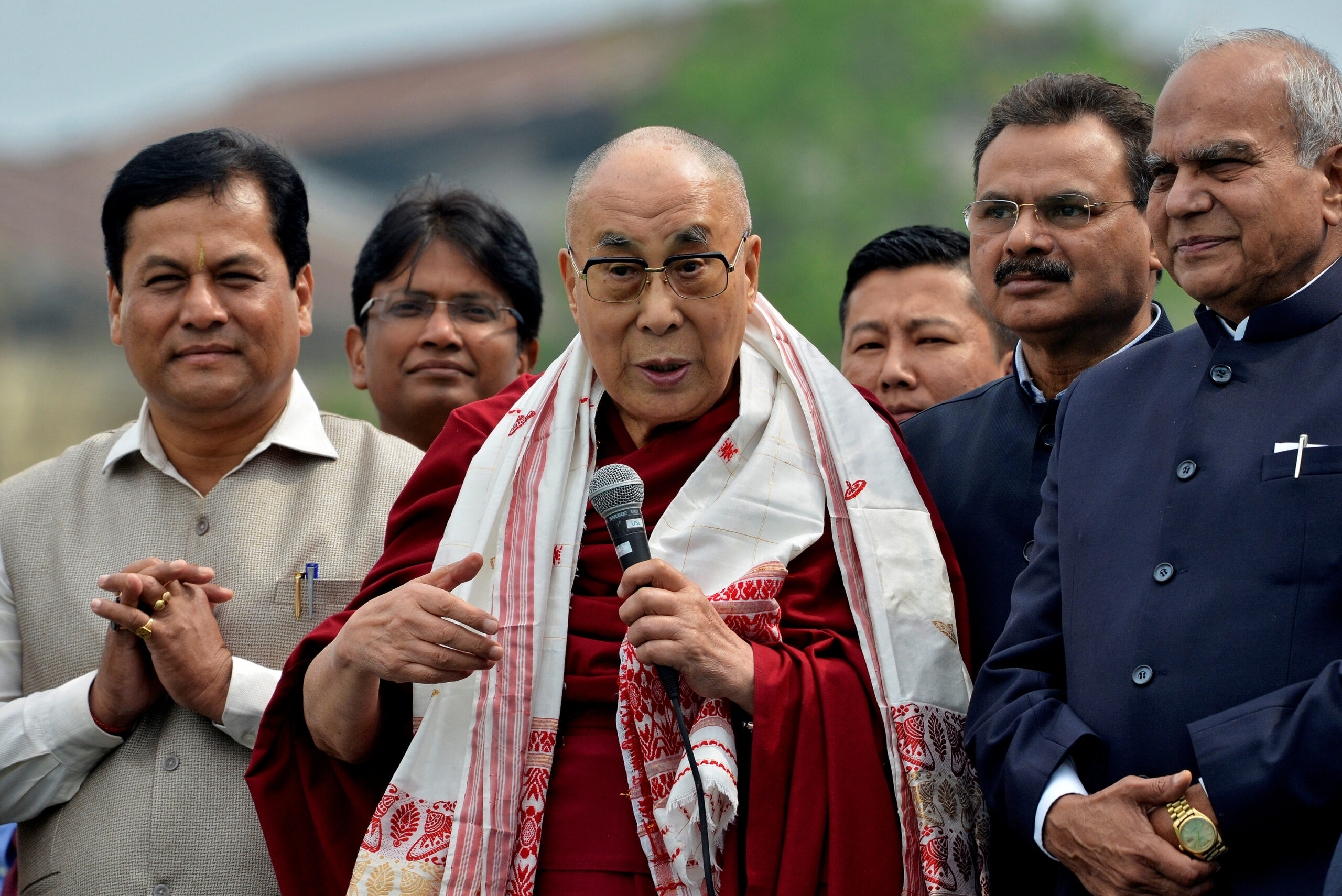 चीन के साथ भारत की सीमा पर संघर्ष के बीच आध्यात्मिक नेता बोले: “भारत को पसंद करते हैं और चीन लौटने का कोई मतलब नहीं है”