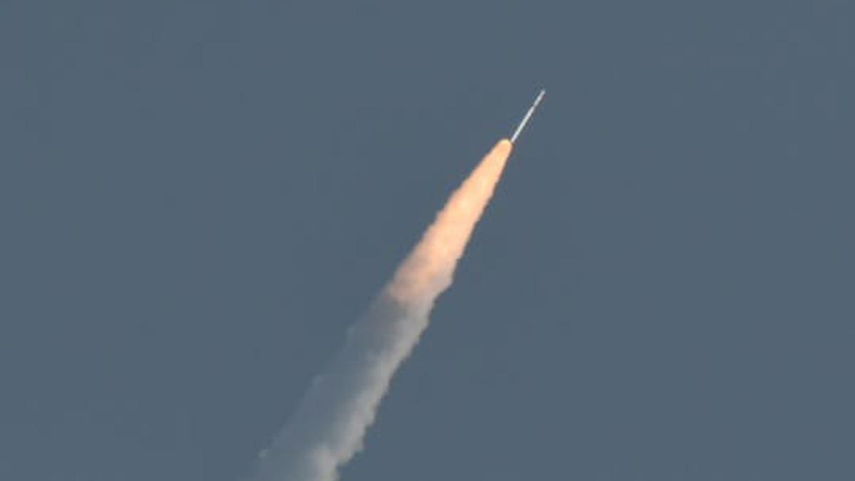 ISRO ने श्रीहरिकोटा से तीन उपग्रहों के साथ SSLV की दूसरी विकासात्मक उड़ान को सफलतापूर्वक लॉन्च किया