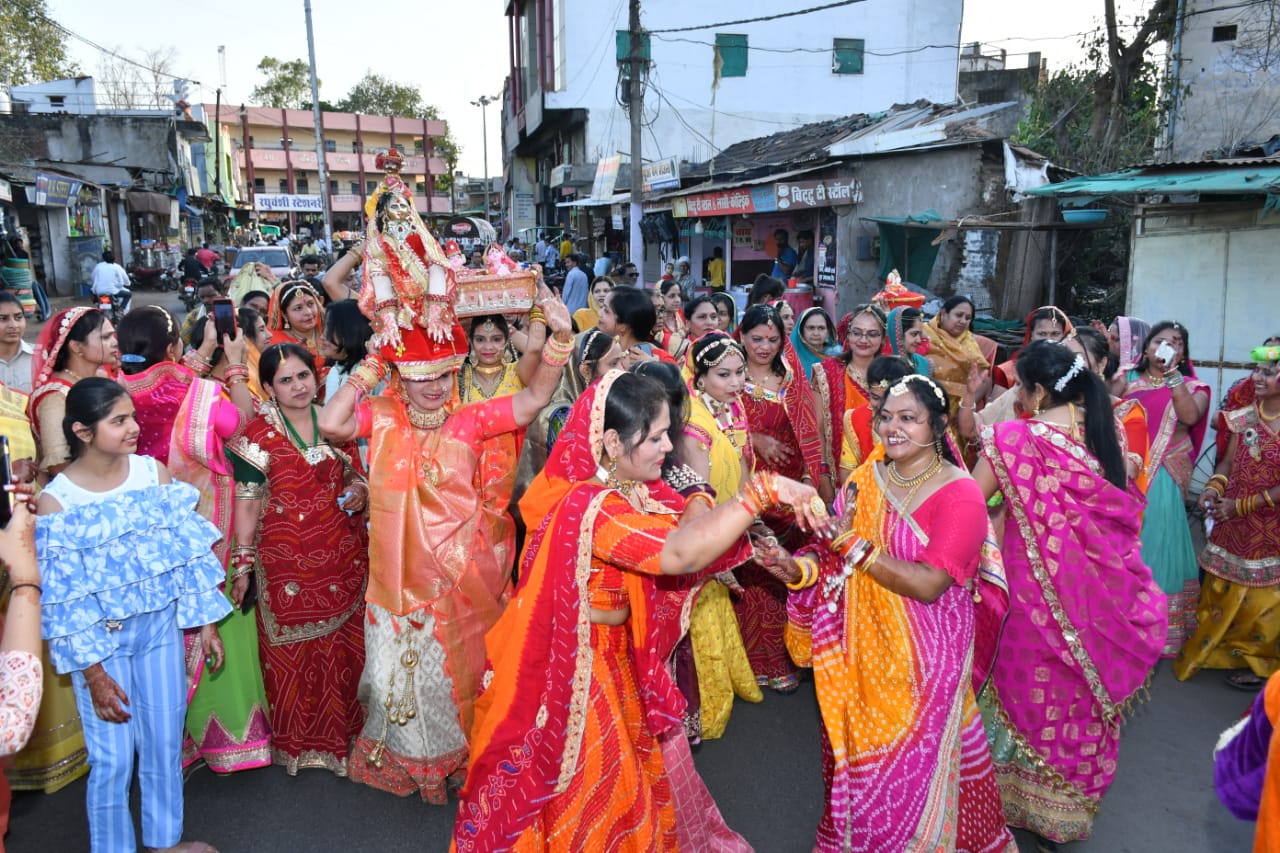 सिवनी मालवा: पति की लंबी आयु और योग्य वर की कामना के साथ गणगौर पर्व का हुआ समापन