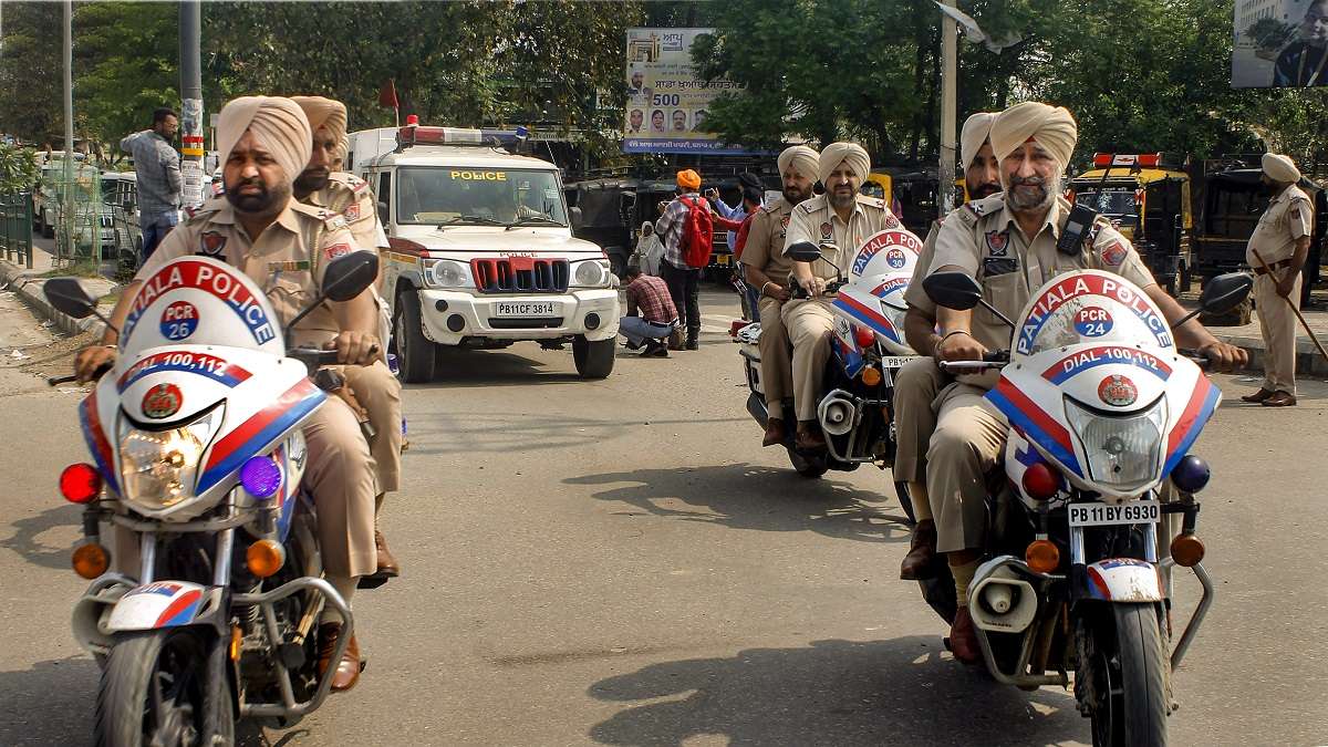 अमृतपाल की तलाश के बीच पंजाब पुलिस की सलहा : “अमृतपाल सिंह के बारे में अफवाहों पर विश्वास न करें”