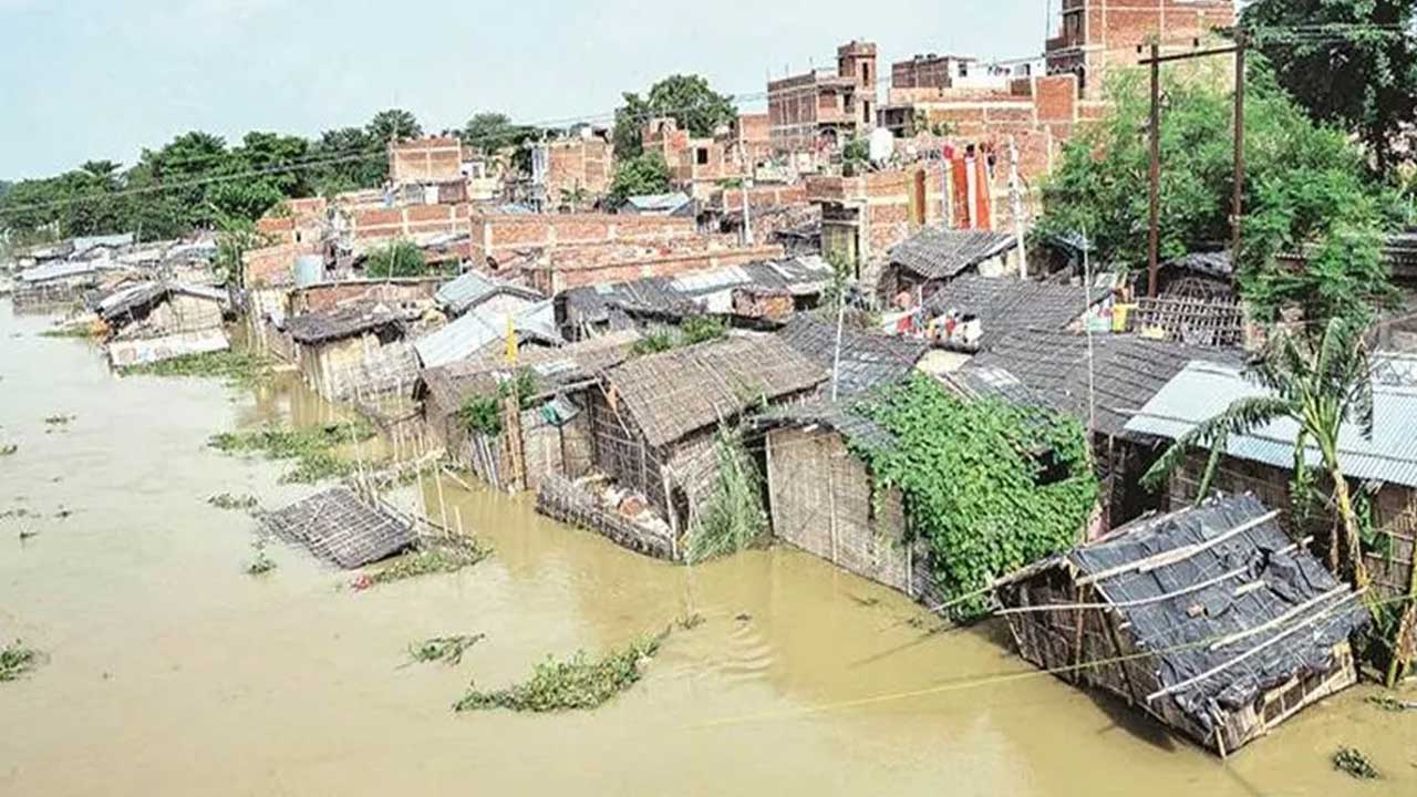 नेपाल में मूसलाधार बारिश से बिहार बेहाल, कोसी नदी का जलस्तर बढ़ने से कई गांव जलमग्न!