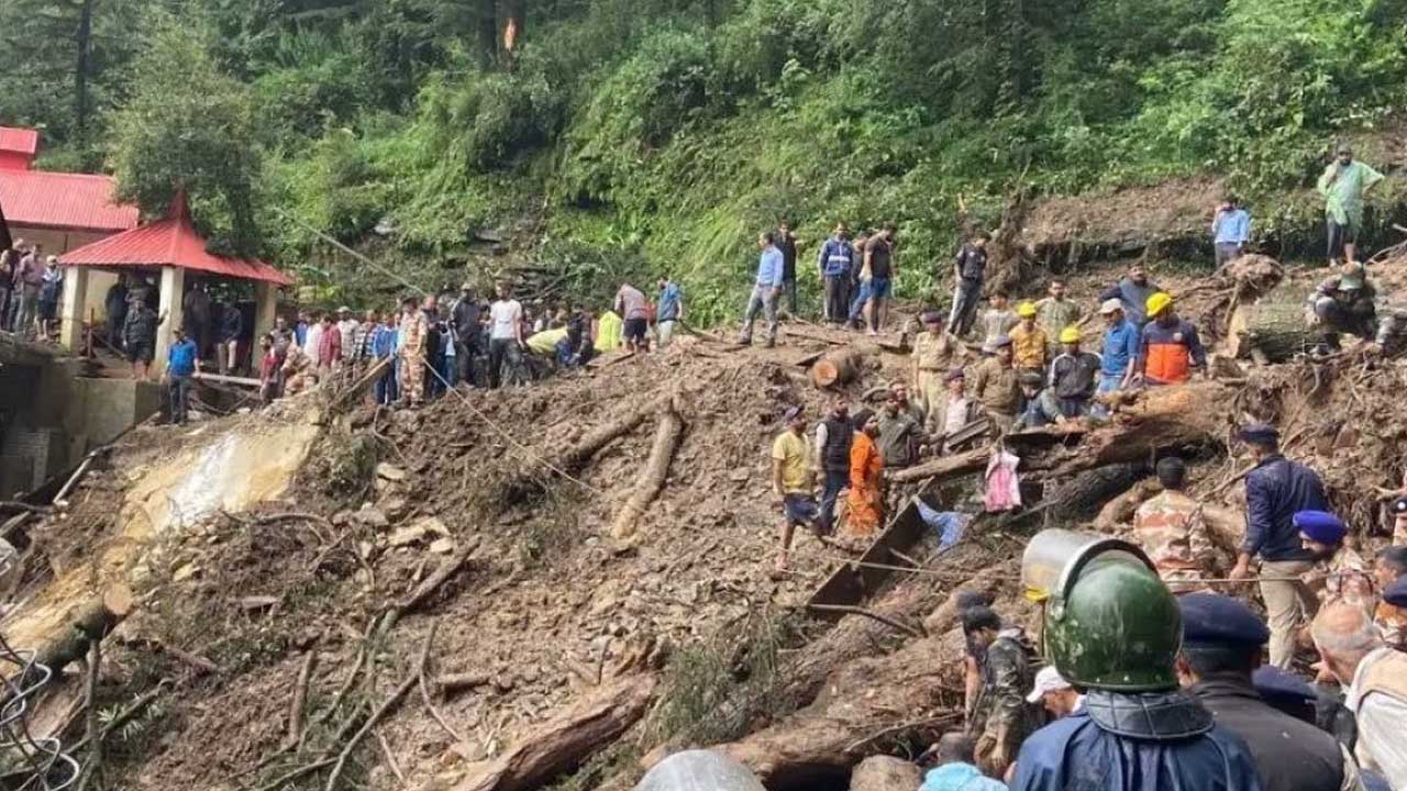 हिमाचल की आपदा पर एक्शन मोड में PM मोदी, बुलाई हाईप्रोफाइल बैठक!