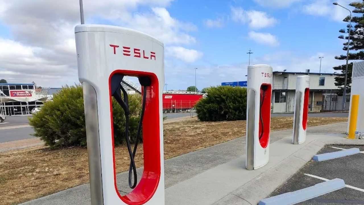 अब भारत में भी खुला Tesla का ऑफिस, जानिए कहाँ है ऑफिस!