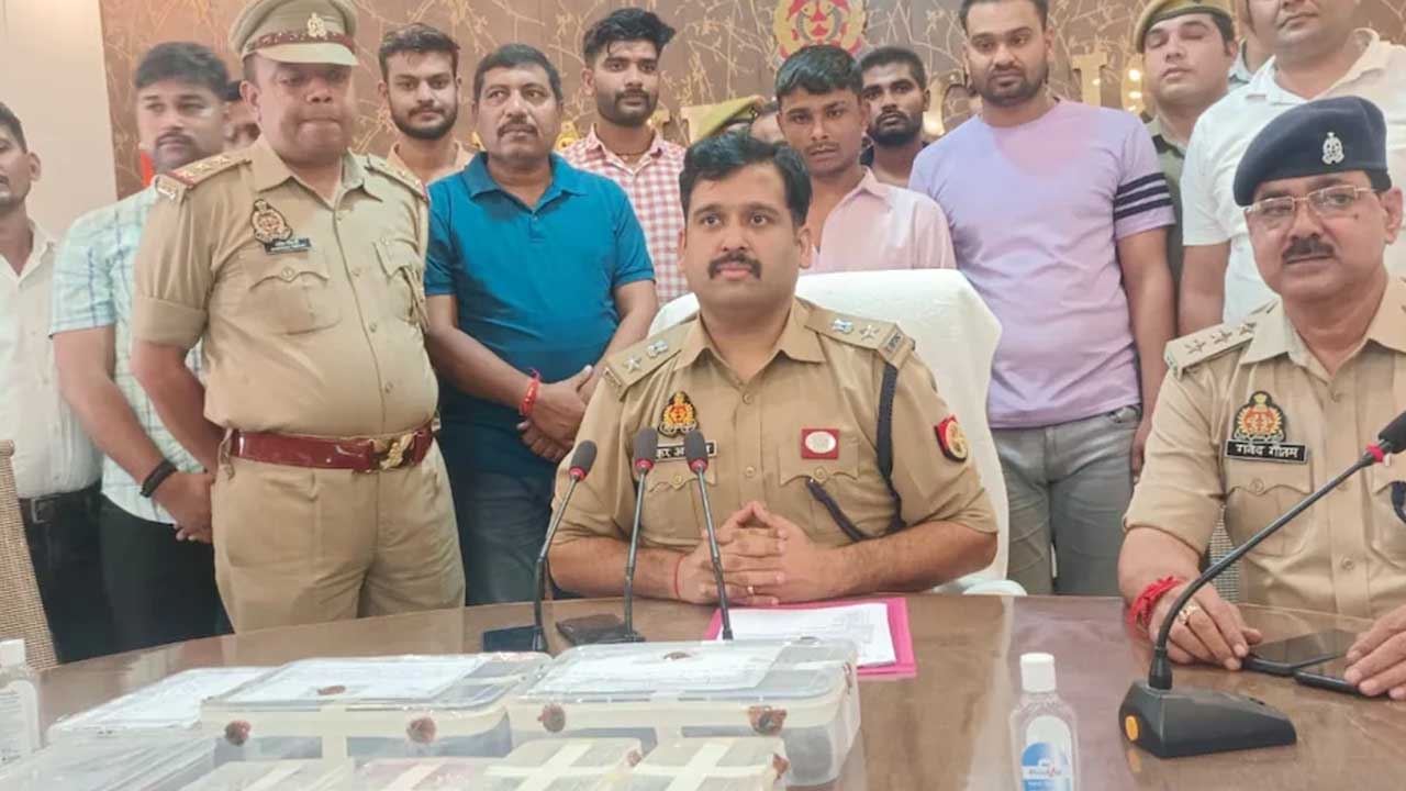 लूटे गए सामान का कर रहे थे बंटवारा, पुलिस ने गिरफ्तार किए 7 आरोपी!