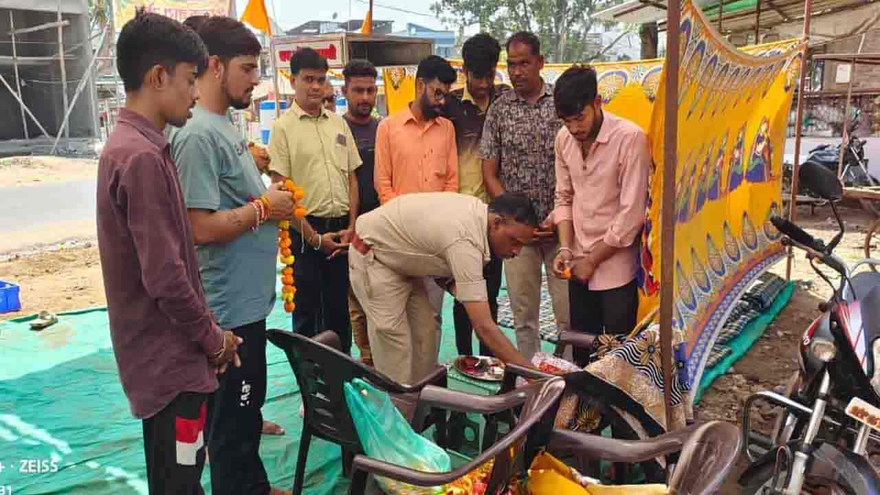 आलीराजपुर जिले के नानपुर में पावागढ़ जाने वाले यात्रियों के लिए की गई चाय की व्यवस्था!