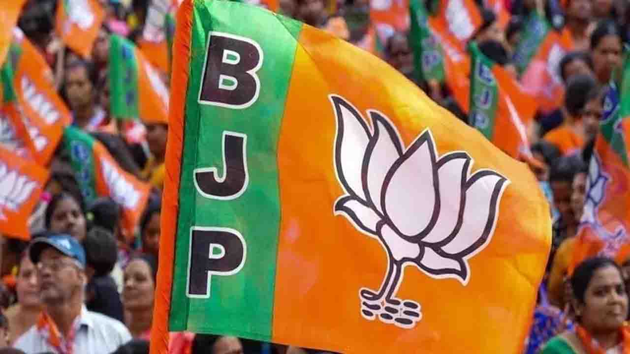 टिकट नहीं मिला तो मध्य प्रदेश में BJP-कांग्रेस में छिड़ा संग्राम, कार्यकर्ताओं ने जमकर काटा बवाल