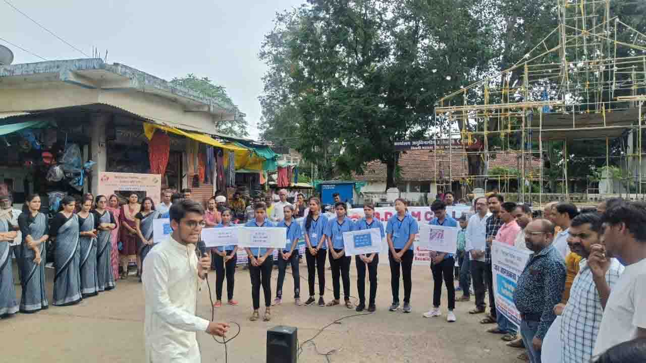 नुक्कड़ नाटक के माध्यम से दिया मतदाता जागरूकता का संदेश