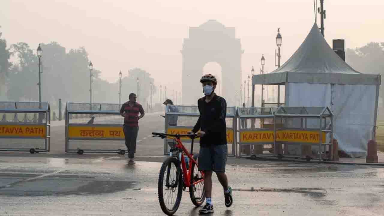 दिल्ली की हवा फिर हुई खराब, अस्पतालों में सांस से जुड़ी समस्याओं और आंखों में जलन के मामले बढ़े