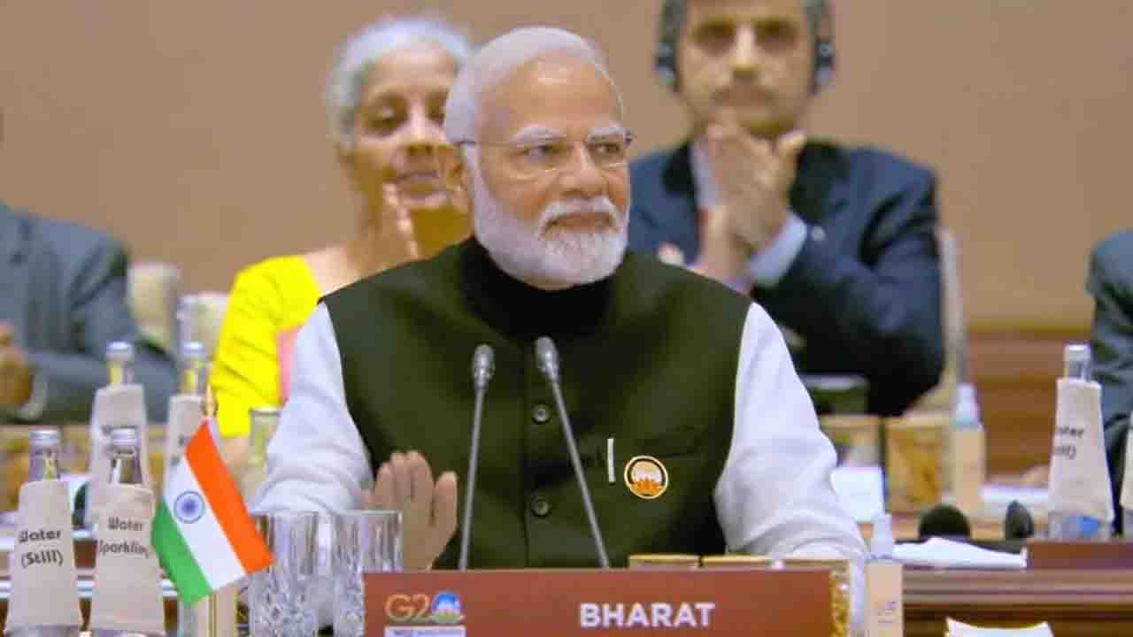 “…liquid kuch aur hota hai”: PM Modi