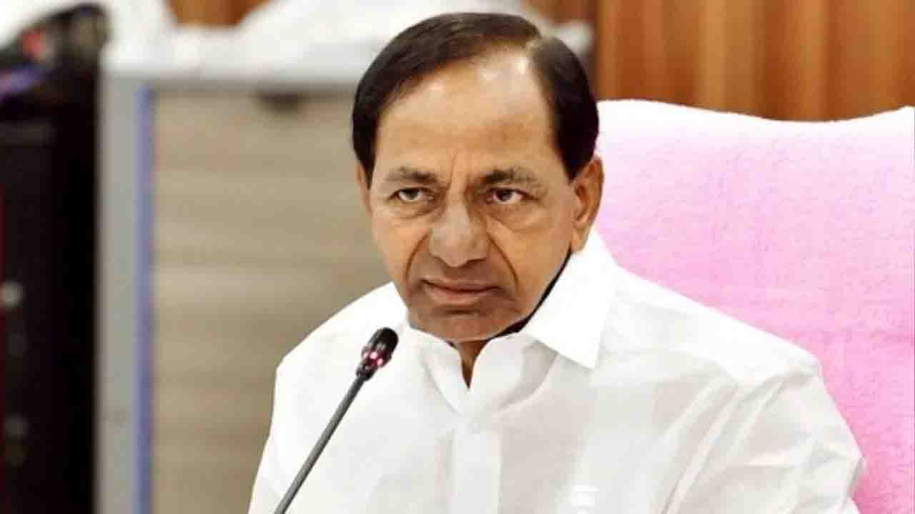 बाथरूम में फिसलने से KCR को आई गंभीर चोट, चार हफ्ते करना होगा बेड रेस्ट