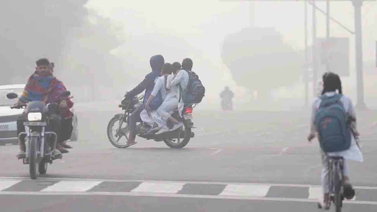 Weather: UP-से लेकर पंजाब तक कोल्ड डे का कहर, Delhi NCR में पड़ी कंपकपा देने वाली ठंड