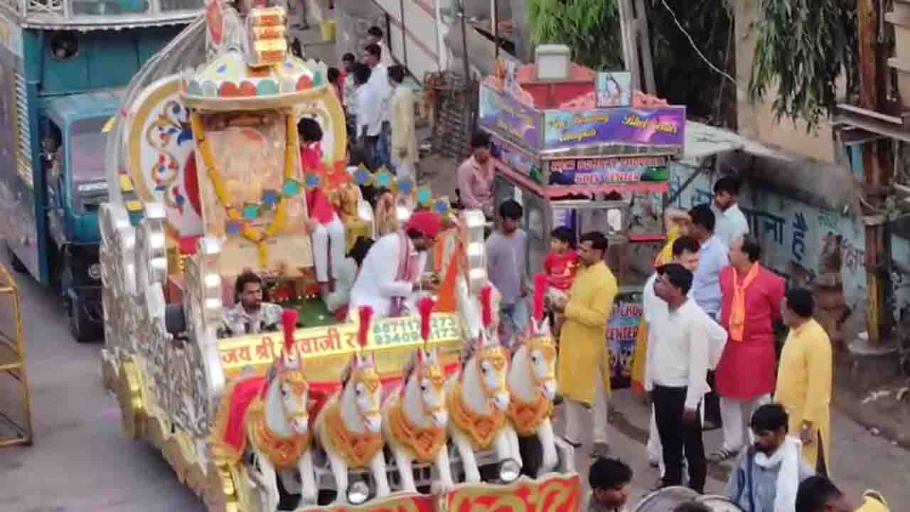 रामनवमी पर निकली भव्य शोभायात्रा, जगह-जगह हुआ स्वागत