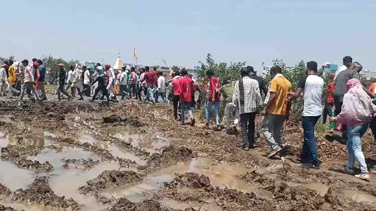 दूर से आये ग्रामीण नहीं देख पाए पीएम मोदी की एक झलक!