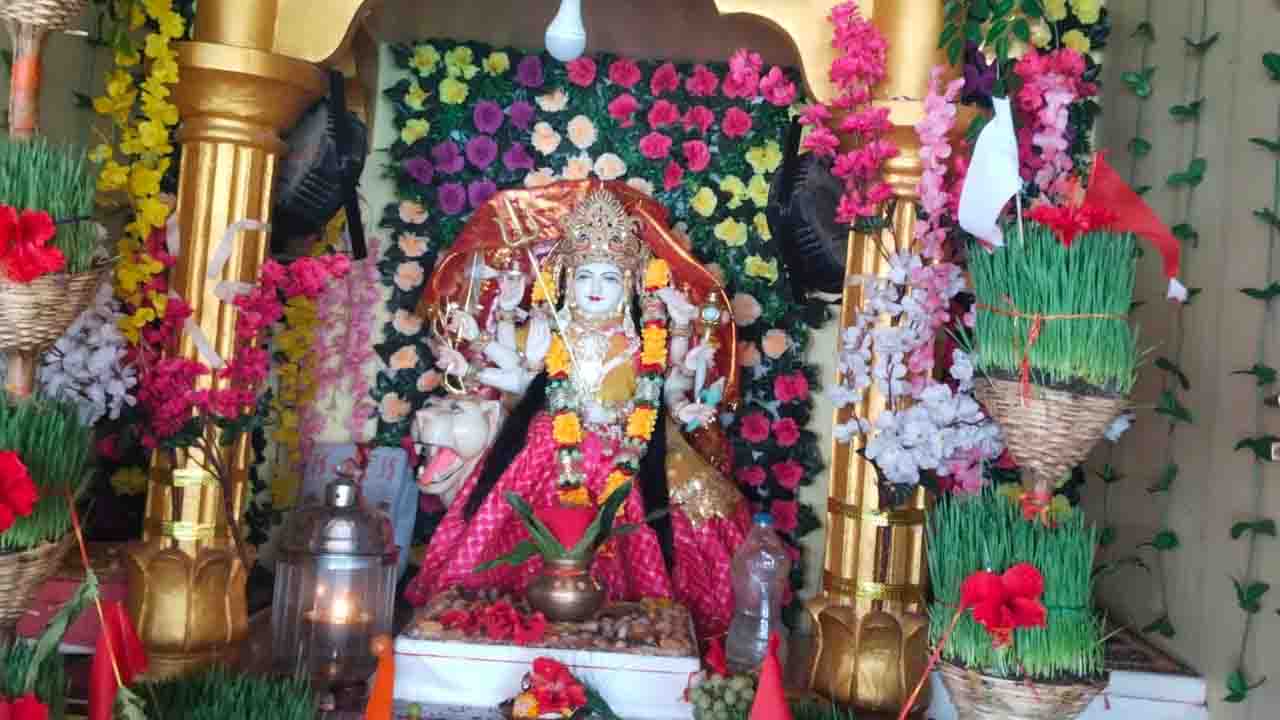 दुर्गा मंदिर में पूरी होती है हर मनोकामना, मंदिर बना आस्था का केंद्र!