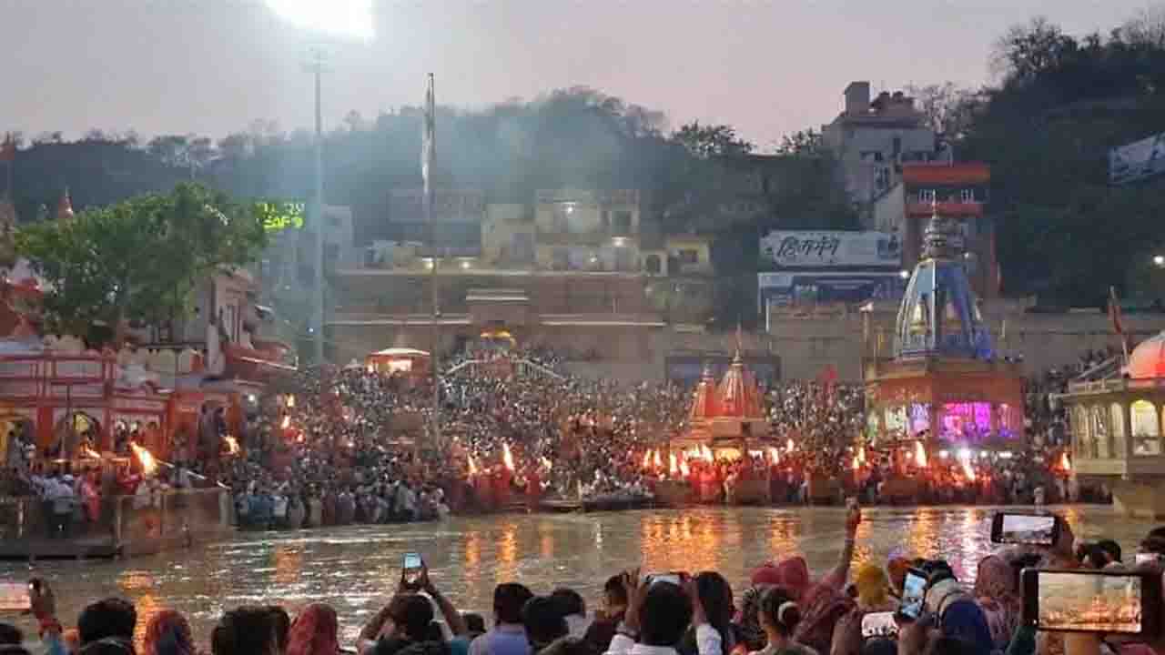 सुन्दरकाण्ड ग्रुप छिंदवाड़ा को हुआ हरिद्वार महाआरती में शामिल होने का सौभाग्य प्राप्त!