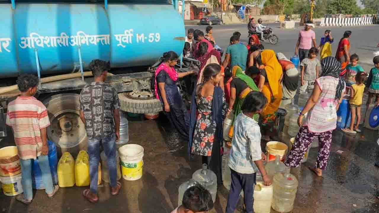 Water Crisis: दिल्लीवासियों को जल संकट से कब मिलेगी राहत?