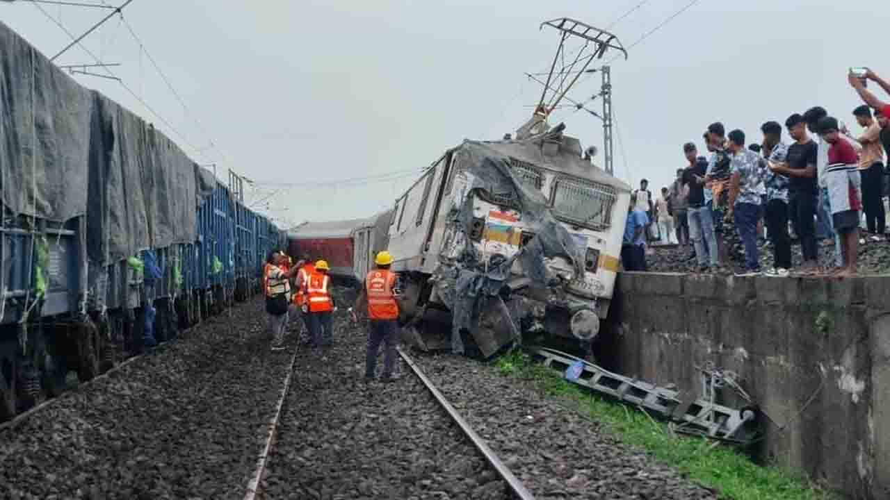 झारखंड में ट्रेन हादसा, पटरी से उतरी सभी बोगियां, 6 महीने में तीसरी बड़ी घटना!