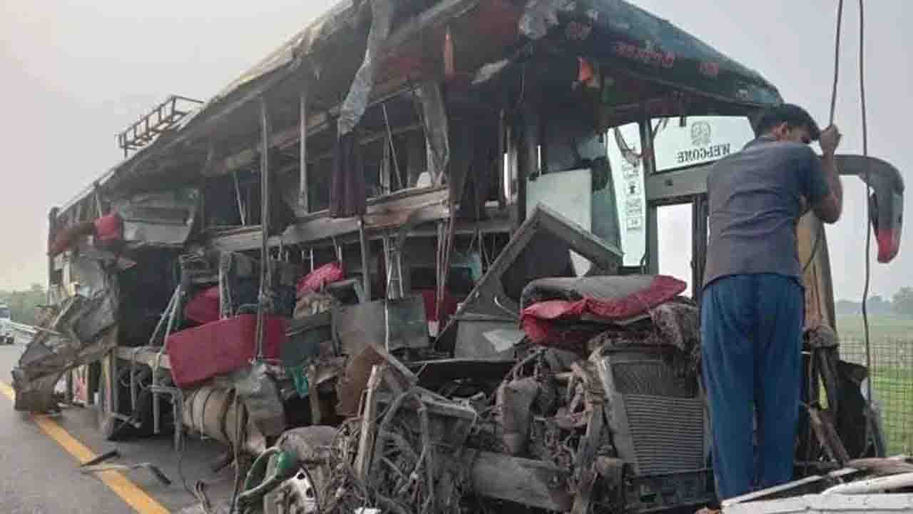 Unnao Accident: UP के उन्नाव में हुआ भीषण सड़क हादसा!